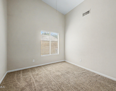 8752 W Melinda Lane - Photo Thumbnail 31
