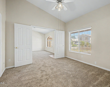 8752 W Melinda Lane - Photo Thumbnail 35