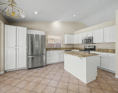 8752 W Melinda Lane - Photo Thumbnail 20
