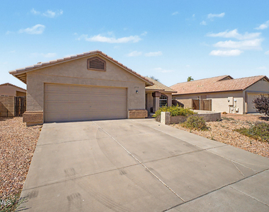 8752 W Melinda Lane - Photo Thumbnail 3