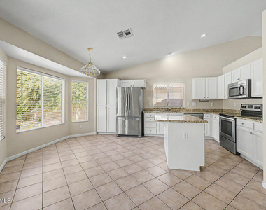 8752 W Melinda Lane - Photo Thumbnail 18