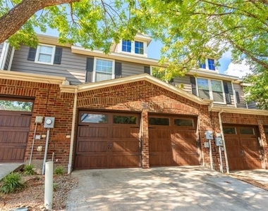 2228 Stonepark Place - Photo Thumbnail 2