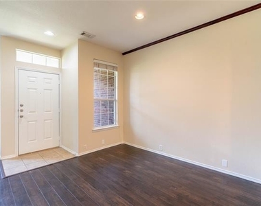 2228 Stonepark Place - Photo Thumbnail 7