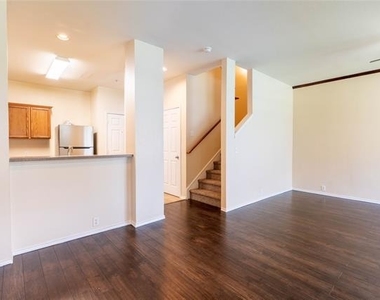 2228 Stonepark Place - Photo Thumbnail 10