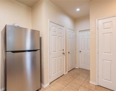 2228 Stonepark Place - Photo Thumbnail 15