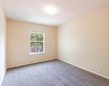 2228 Stonepark Place - Photo Thumbnail 27