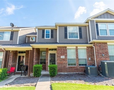 2228 Stonepark Place - Photo Thumbnail 4