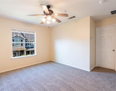 2228 Stonepark Place - Photo Thumbnail 20