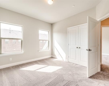 6148 Blythe Drive - Photo Thumbnail 20
