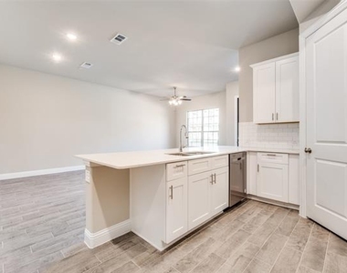 6148 Blythe Drive - Photo Thumbnail 8