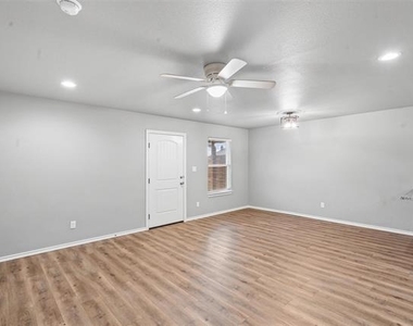 136 Abbey Park Court - Photo Thumbnail 6