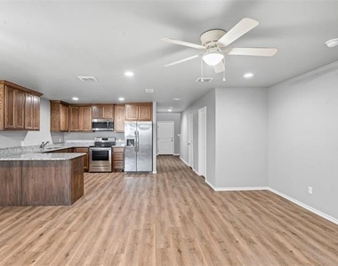 136 Abbey Park Court - Photo Thumbnail 8