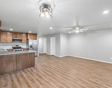 136 Abbey Park Court - Photo Thumbnail 9