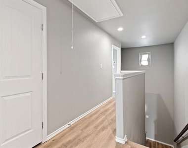 136 Abbey Park Court - Photo Thumbnail 14