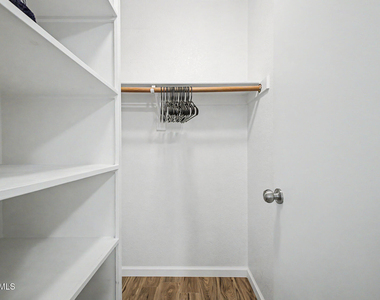 1120 N Val Vista Drive - Photo Thumbnail 27