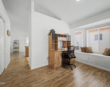 1120 N Val Vista Drive - Photo Thumbnail 14