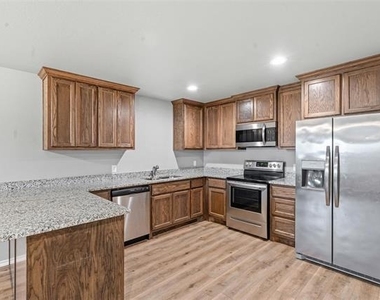 128 Abbey Park Court - Photo Thumbnail 10