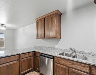 128 Abbey Park Court - Photo Thumbnail 12