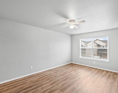 128 Abbey Park Court - Photo Thumbnail 16