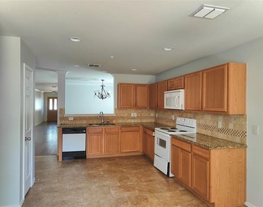 13179 Michelle Drive - Photo Thumbnail 14
