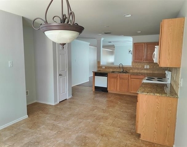 13179 Michelle Drive - Photo Thumbnail 11