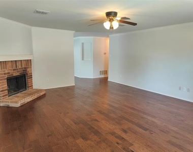13179 Michelle Drive - Photo Thumbnail 5