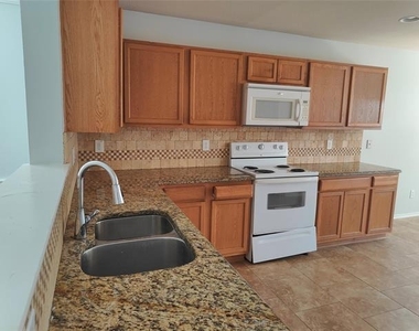 13179 Michelle Drive - Photo Thumbnail 9