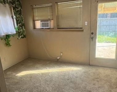 4706 Seaport Drive - Photo Thumbnail 6