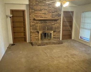 4706 Seaport Drive - Photo Thumbnail 4