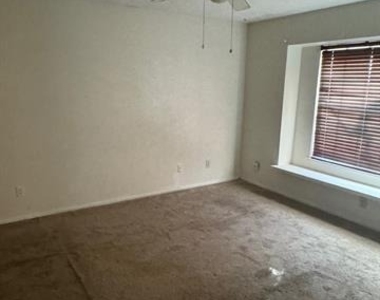 4706 Seaport Drive - Photo Thumbnail 17