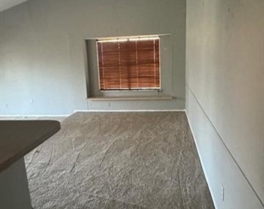 4706 Seaport Drive - Photo Thumbnail 2