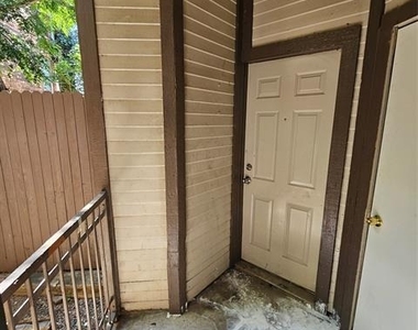 3209 Norwalk Avenue - Photo Thumbnail 20