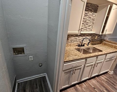 3209 Norwalk Avenue - Photo Thumbnail 12