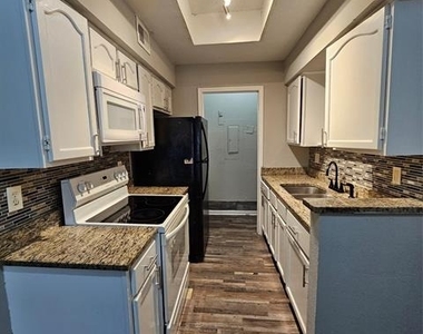 3209 Norwalk Avenue - Photo Thumbnail 8