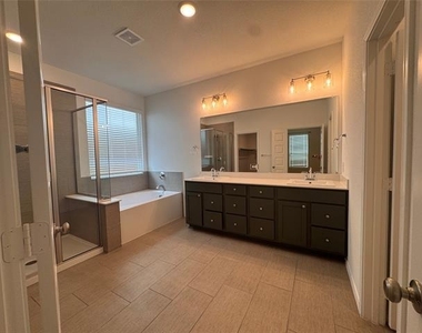8134 Grotto Drive - Photo Thumbnail 18