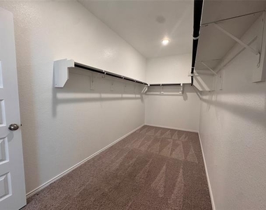 8134 Grotto Drive - Photo Thumbnail 20