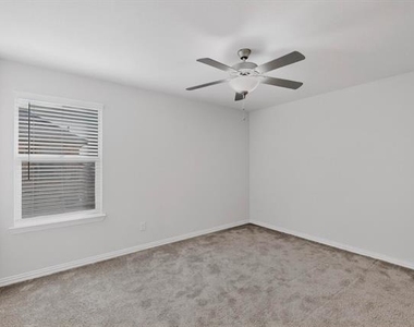 7213 Bronco Bluff - Photo Thumbnail 15