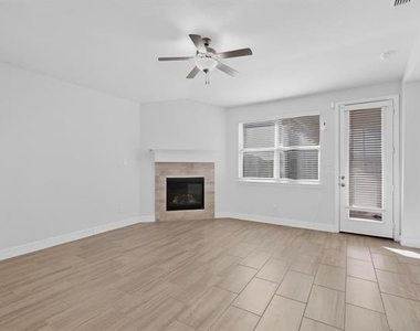 7213 Bronco Bluff - Photo Thumbnail 9