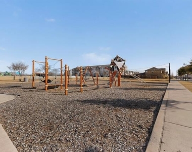 7213 Bronco Bluff - Photo Thumbnail 19