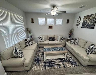 7213 Bronco Bluff - Photo Thumbnail 3