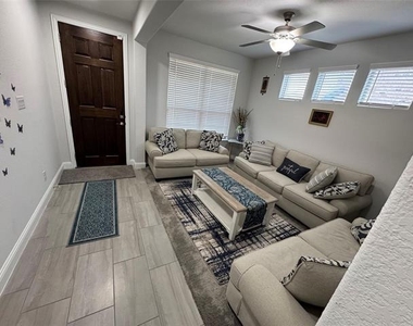7213 Bronco Bluff - Photo Thumbnail 2