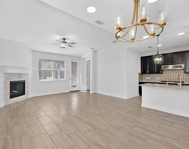 7213 Bronco Bluff - Photo Thumbnail 10