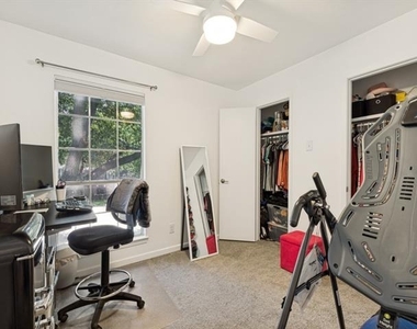7512 Woodthrush Drive - Photo Thumbnail 13