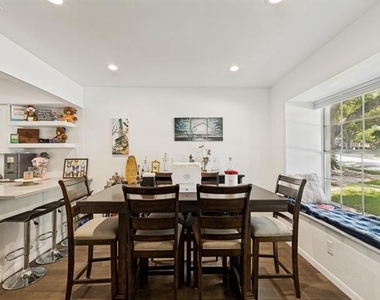 7512 Woodthrush Drive - Photo Thumbnail 7