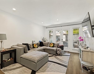 7512 Woodthrush Drive - Photo Thumbnail 5