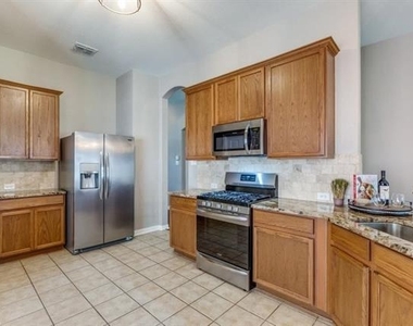 2333 Aurora Drive - Photo Thumbnail 2