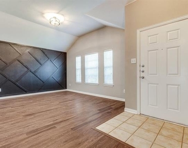 2333 Aurora Drive - Photo Thumbnail 9