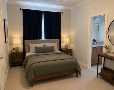 4719 Mckinney Avenue - Photo Thumbnail 7