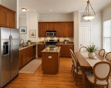 4719 Mckinney Avenue - Photo Thumbnail 3