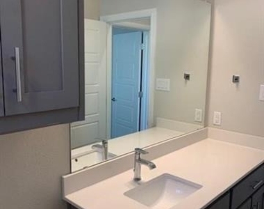 1104 Knightsgate Road - Photo Thumbnail 8